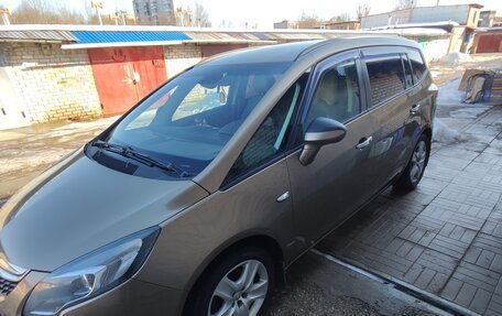 Opel Zafira C рестайлинг, 2014 год, 1 250 000 рублей, 2 фотография