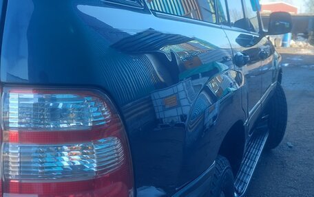 Toyota Land Cruiser 100 рестайлинг 2, 2005 год, 2 650 000 рублей, 5 фотография