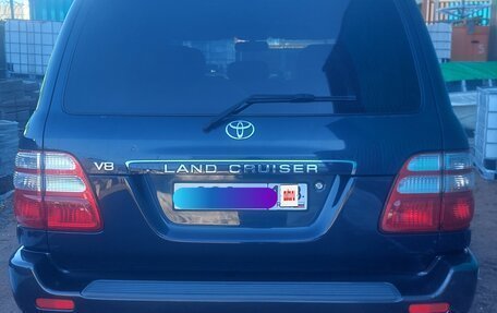 Toyota Land Cruiser 100 рестайлинг 2, 2005 год, 2 650 000 рублей, 2 фотография