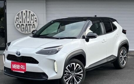 Toyota Yaris, 2023 год, 1 479 000 рублей, 2 фотография