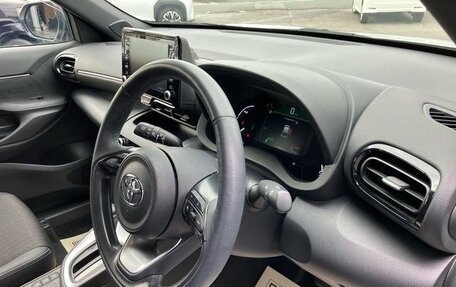 Toyota Yaris, 2023 год, 1 479 000 рублей, 8 фотография