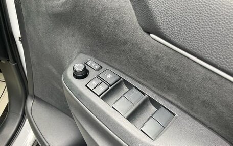 Toyota Yaris, 2023 год, 1 479 000 рублей, 12 фотография