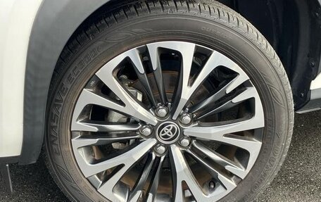 Toyota Yaris, 2023 год, 1 479 000 рублей, 18 фотография