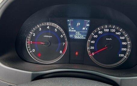 Hyundai Solaris II рестайлинг, 2014 год, 899 000 рублей, 17 фотография