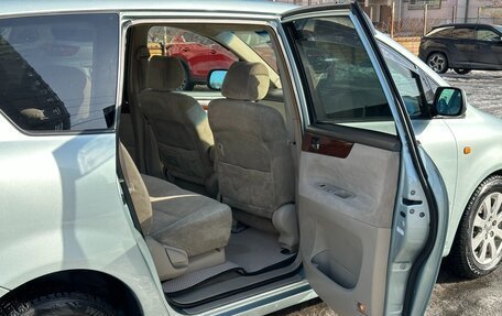 Toyota Ipsum II, 2003 год, 670 000 рублей, 4 фотография