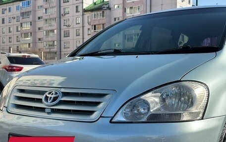 Toyota Ipsum II, 2003 год, 670 000 рублей, 21 фотография