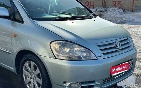 Toyota Ipsum II, 2003 год, 670 000 рублей, 24 фотография