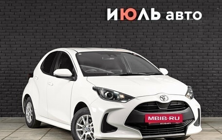 Toyota Yaris, 2021 год, 1 250 000 рублей, 3 фотография