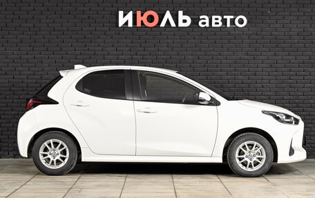 Toyota Yaris, 2021 год, 1 250 000 рублей, 8 фотография