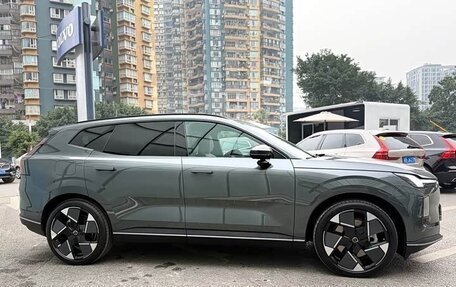 Volvo XC70, 2025 год, 6 680 000 рублей, 2 фотография