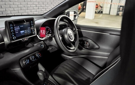 Toyota Yaris, 2021 год, 1 250 000 рублей, 16 фотография