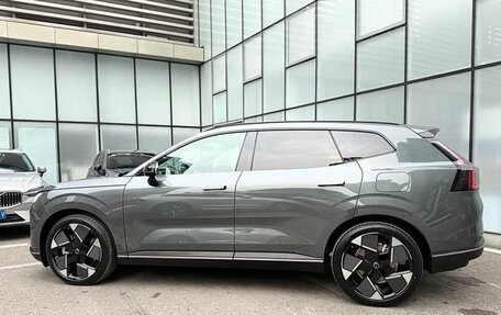 Volvo XC70, 2025 год, 6 680 000 рублей, 8 фотография