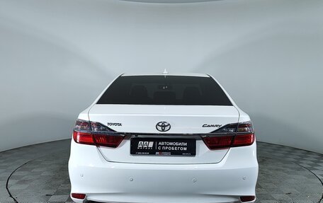 Toyota Camry, 2015 год, 1 890 000 рублей, 7 фотография