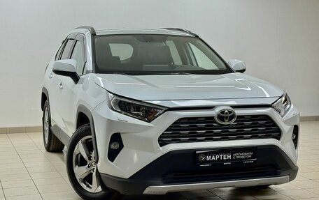 Toyota RAV4, 2021 год, 3 745 000 рублей, 3 фотография