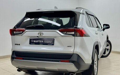 Toyota RAV4, 2021 год, 3 745 000 рублей, 6 фотография