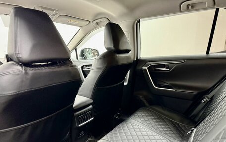 Toyota RAV4, 2021 год, 3 745 000 рублей, 13 фотография