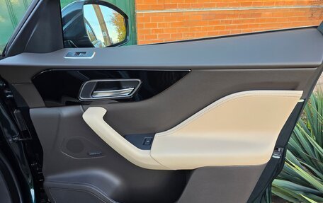Jaguar F-Pace, 2018 год, 5 080 000 рублей, 23 фотография