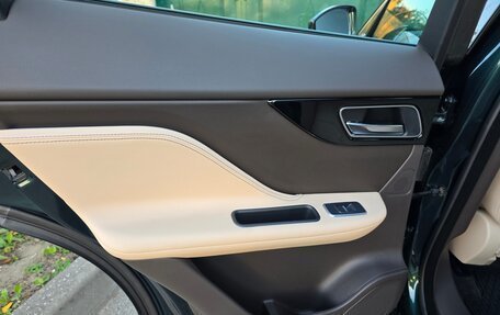 Jaguar F-Pace, 2018 год, 5 080 000 рублей, 30 фотография