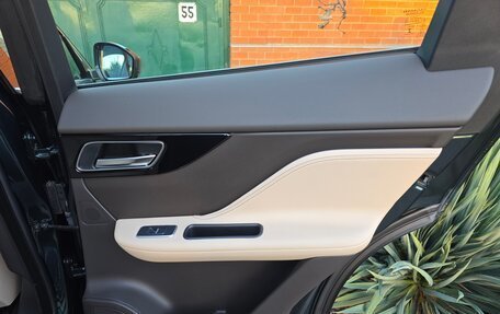 Jaguar F-Pace, 2018 год, 5 080 000 рублей, 27 фотография