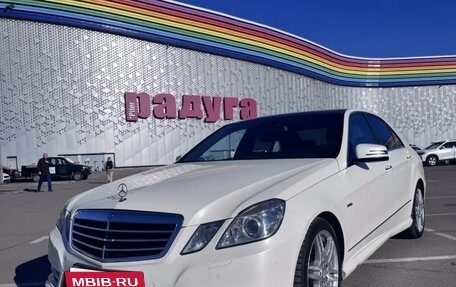 Mercedes-Benz E-Класс, 2011 год, 1 630 000 рублей, 6 фотография