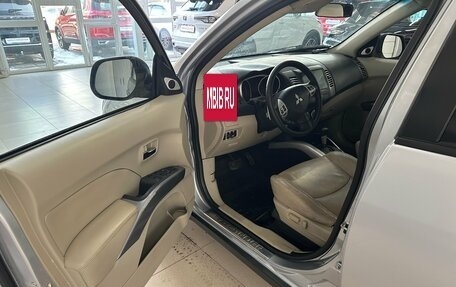 Mitsubishi Outlander III рестайлинг 3, 2008 год, 968 000 рублей, 14 фотография