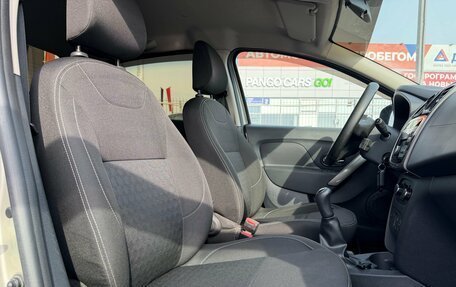 Renault Logan II, 2019 год, 747 000 рублей, 18 фотография