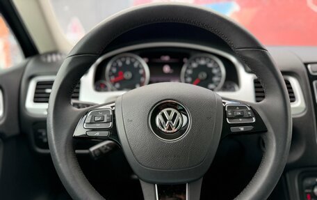 Volkswagen Touareg III, 2015 год, 2 870 000 рублей, 11 фотография