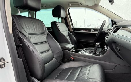 Volkswagen Touareg III, 2015 год, 2 870 000 рублей, 18 фотография