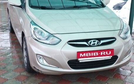 Hyundai Solaris II рестайлинг, 2011 год, 615 000 рублей, 2 фотография