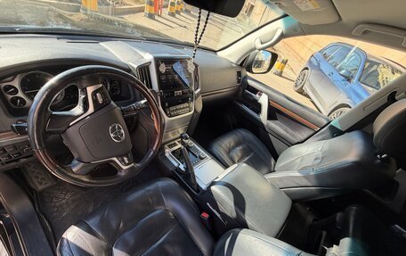 Toyota Land Cruiser 200, 2015 год, 4 000 000 рублей, 7 фотография