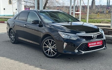 Toyota Camry, 2017 год, 2 270 000 рублей, 3 фотография
