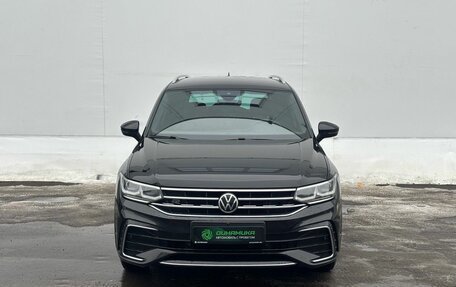 Volkswagen Tiguan II, 2020 год, 4 150 000 рублей, 2 фотография