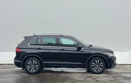 Volkswagen Tiguan II, 2020 год, 4 150 000 рублей, 4 фотография