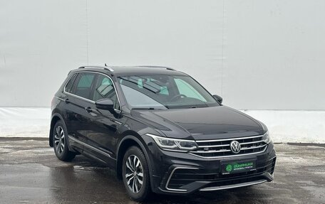 Volkswagen Tiguan II, 2020 год, 4 150 000 рублей, 3 фотография