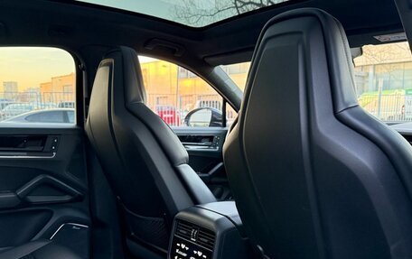 Porsche Cayenne III, 2023 год, 18 890 000 рублей, 13 фотография