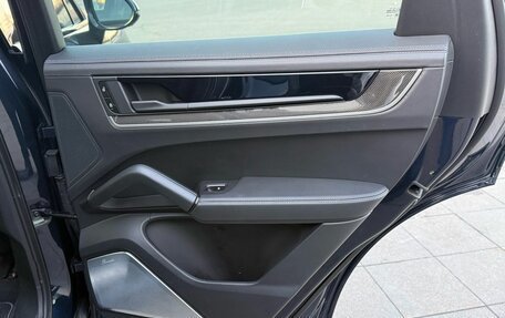 Porsche Cayenne III, 2023 год, 18 890 000 рублей, 14 фотография
