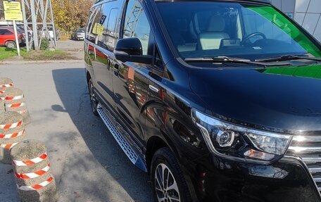 Hyundai Grand Starex Grand Starex I рестайлинг 2, 2019 год, 4 900 000 рублей, 2 фотография