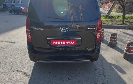 Hyundai Grand Starex Grand Starex I рестайлинг 2, 2019 год, 4 900 000 рублей, 4 фотография