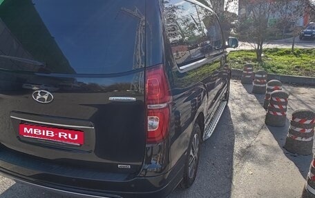 Hyundai Grand Starex Grand Starex I рестайлинг 2, 2019 год, 4 900 000 рублей, 6 фотография