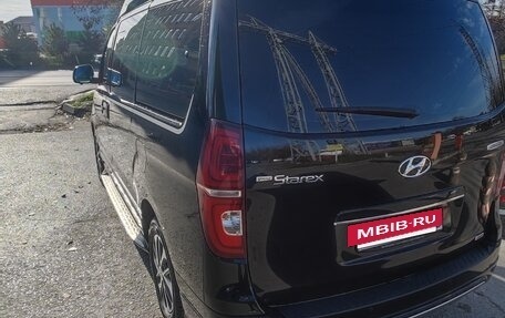 Hyundai Grand Starex Grand Starex I рестайлинг 2, 2019 год, 4 900 000 рублей, 5 фотография