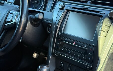 Toyota Camry, 2017 год, 2 250 000 рублей, 10 фотография