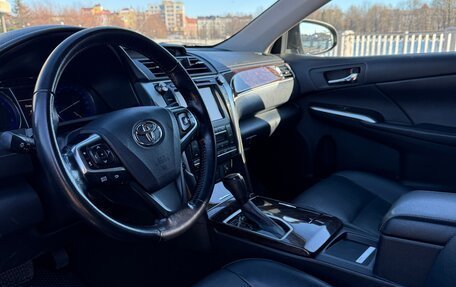 Toyota Camry, 2017 год, 2 250 000 рублей, 7 фотография