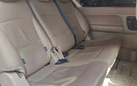 Hyundai H-1 II рестайлинг, 2017 год, 2 400 000 рублей, 11 фотография