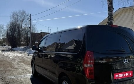 Hyundai H-1 II рестайлинг, 2017 год, 2 400 000 рублей, 7 фотография