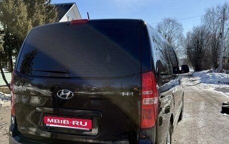 Hyundai H-1 II рестайлинг, 2017 год, 2 400 000 рублей, 6 фотография