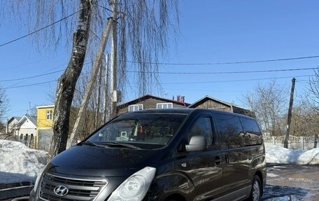 Hyundai H-1 II рестайлинг, 2017 год, 2 400 000 рублей, 2 фотография