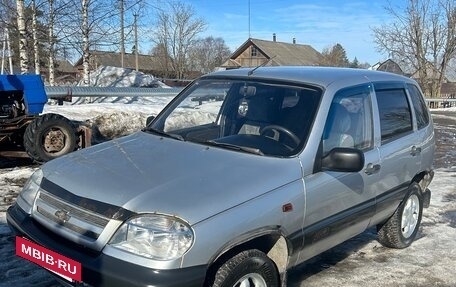 Chevrolet Niva I рестайлинг, 2004 год, 210 000 рублей, 3 фотография
