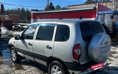 Chevrolet Niva I рестайлинг, 2004 год, 210 000 рублей, 2 фотография