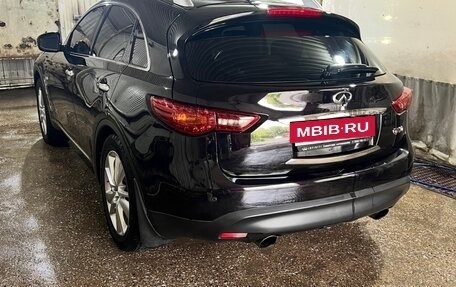 Infiniti QX70, 2013 год, 1 890 000 рублей, 4 фотография