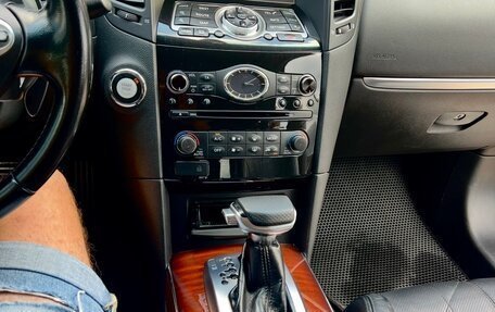 Infiniti QX70, 2013 год, 1 890 000 рублей, 10 фотография